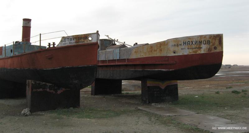 9485