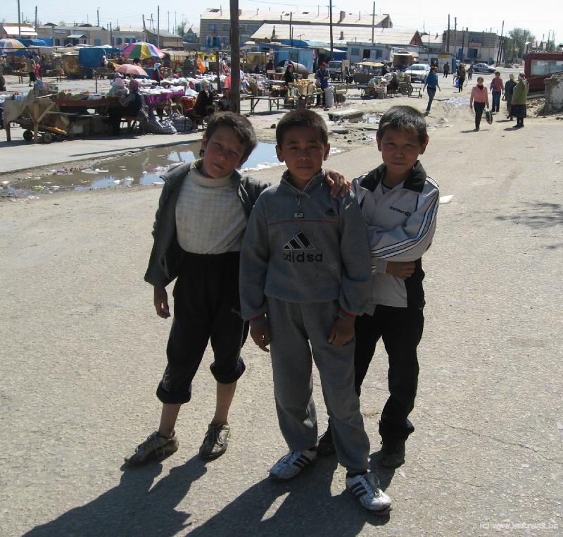 9619_Bazar_boys