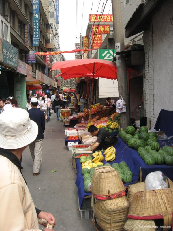0390_Street_market