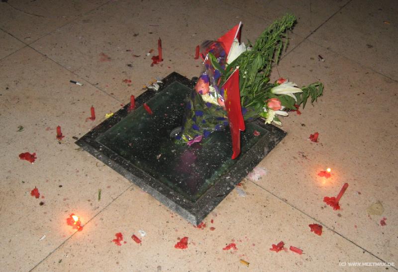 0452_Earthquake_candles