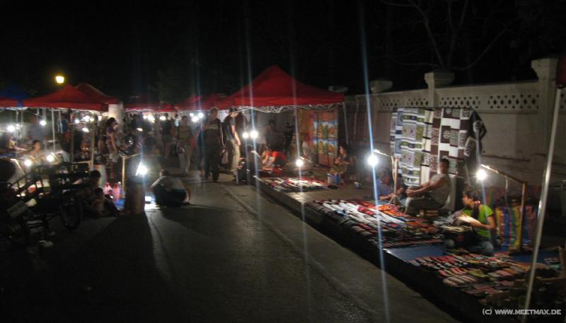 1057_Hmong_night_market