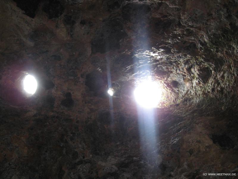 1100_Hiding_cave