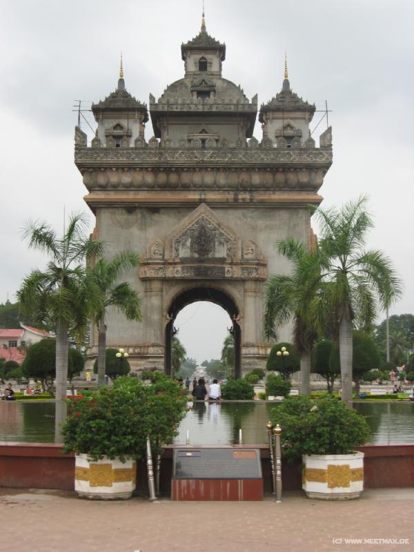 1275_Patuxai