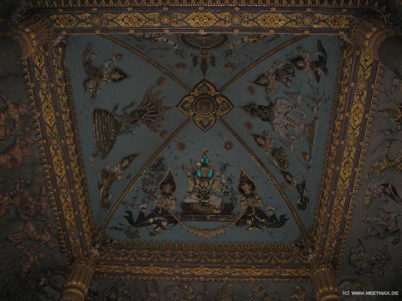 1276_Patuxai_ceiling