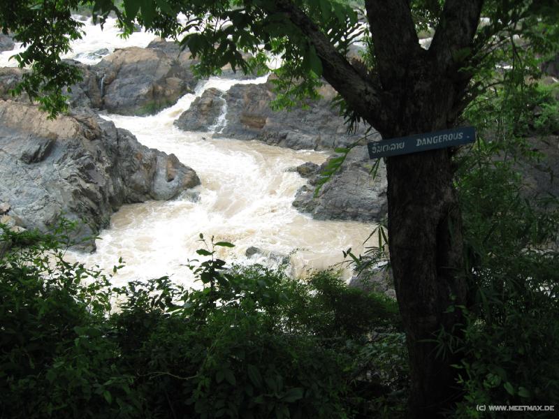 1320_Tat_Somphamit_Waterfall