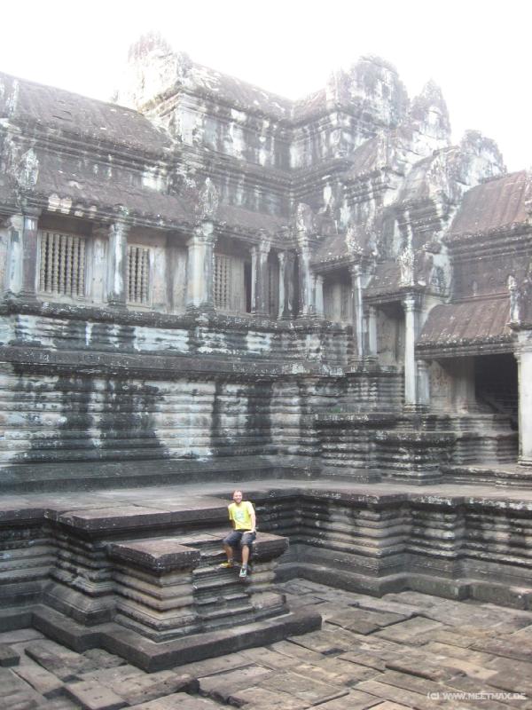 1590_Markus_in_big_Angkor