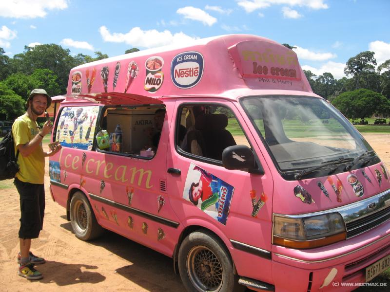 1682_Ice-cream_car