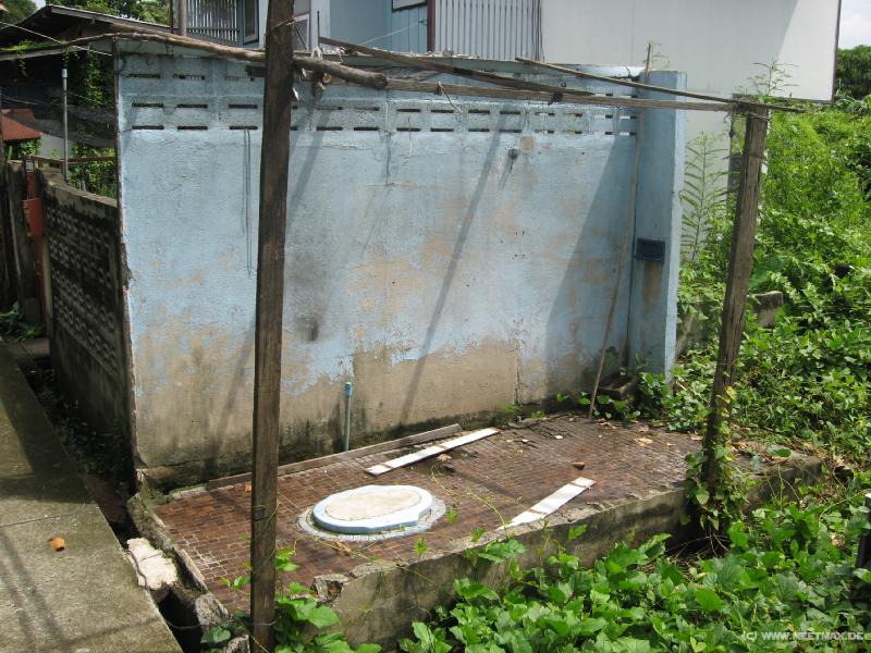 1911_Open_air_toilet