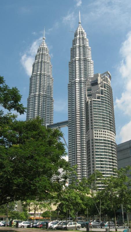 2084_Petronas_Towers