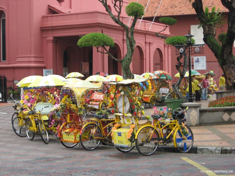 2250_Rickshaw_parking