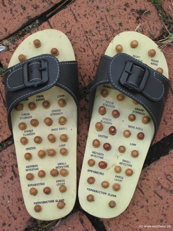 2257_Massage_shoes