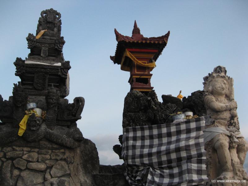 2442_Pura_Batu_Bolong
