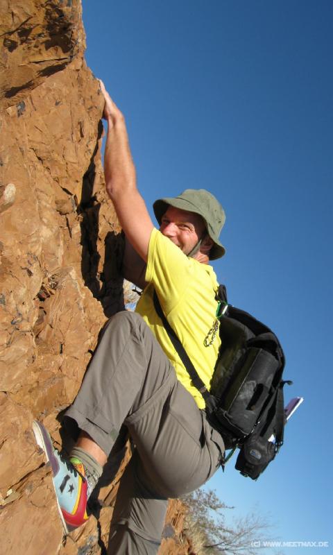 2159_Climbing_Mt_Isa