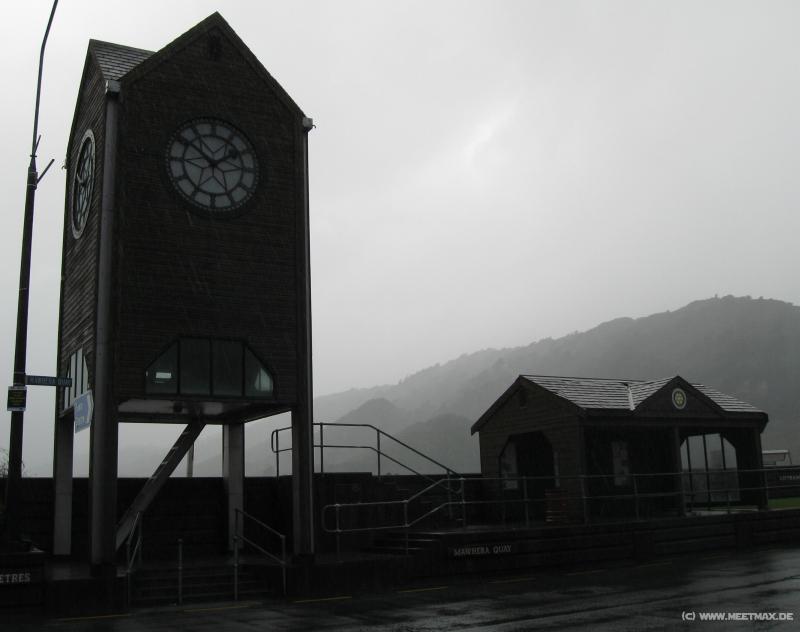 2682_Greymouth_town_clock