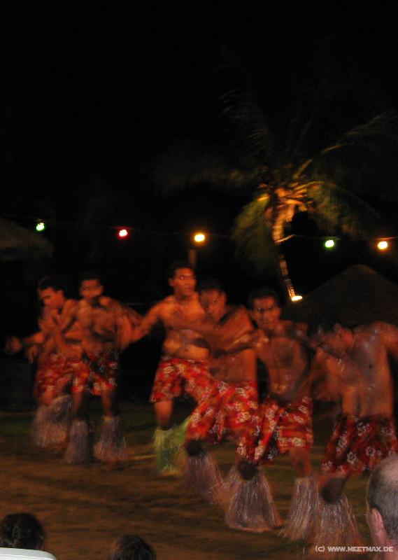 3344_Fiji_dancers