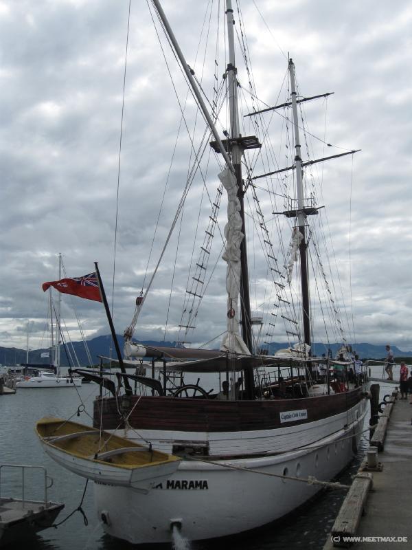 3366_Our_boat