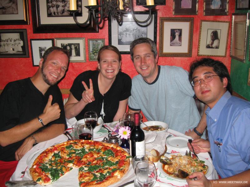 3658_Pizza_dinner