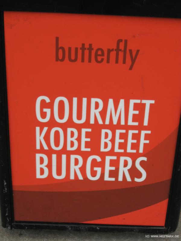 3824_Gourmet_Kobe_beef_burgers