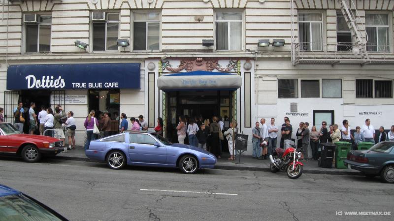 3856_Popular_Cafe