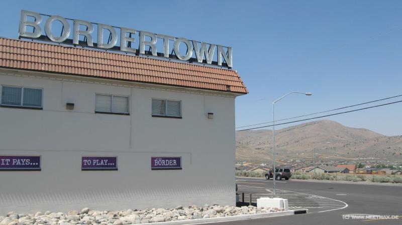 0180_Play_at_Bordertown