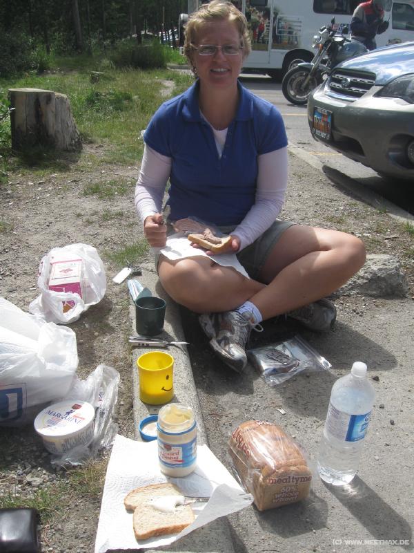 1233_Road_lunch