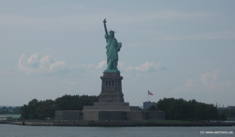 1944_Statue_of_Liberty