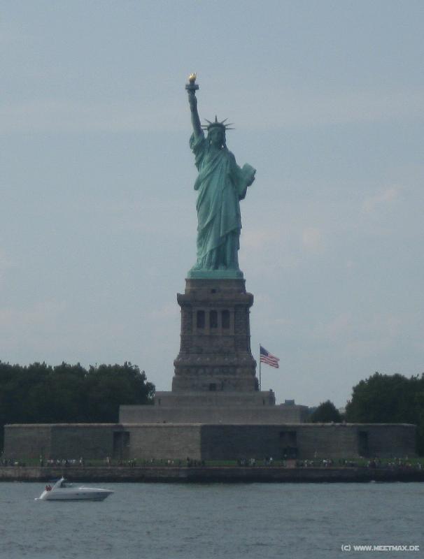 1946_Statue_of_Liberty