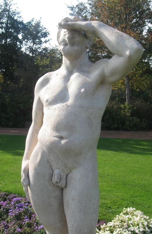 6647