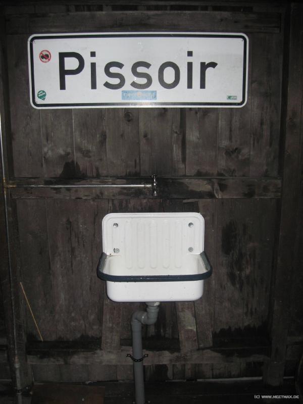 7055_Pissoir