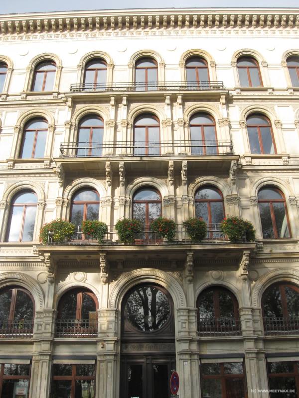 8211