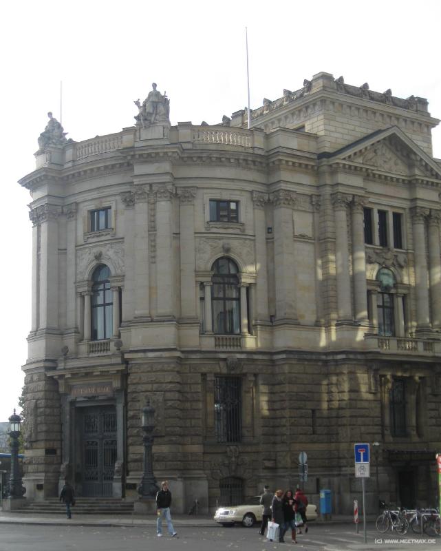 8213_Deutsche_Bank