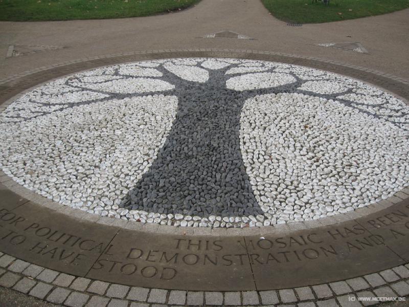 9424_Tree_mosaic