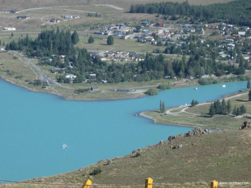 0678_Lake_and_Church
