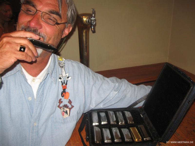 0884_Harmonica_Ed