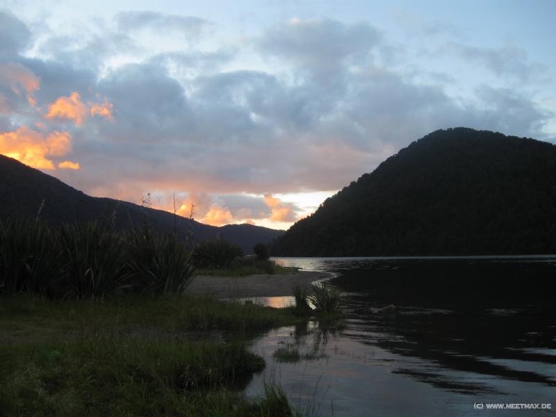 1156_Lake_Paringa