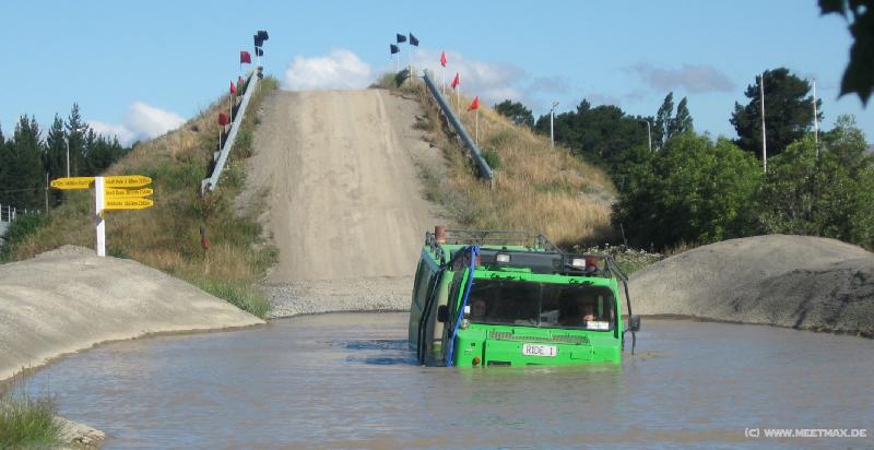 1348_Waterproof_vehicle