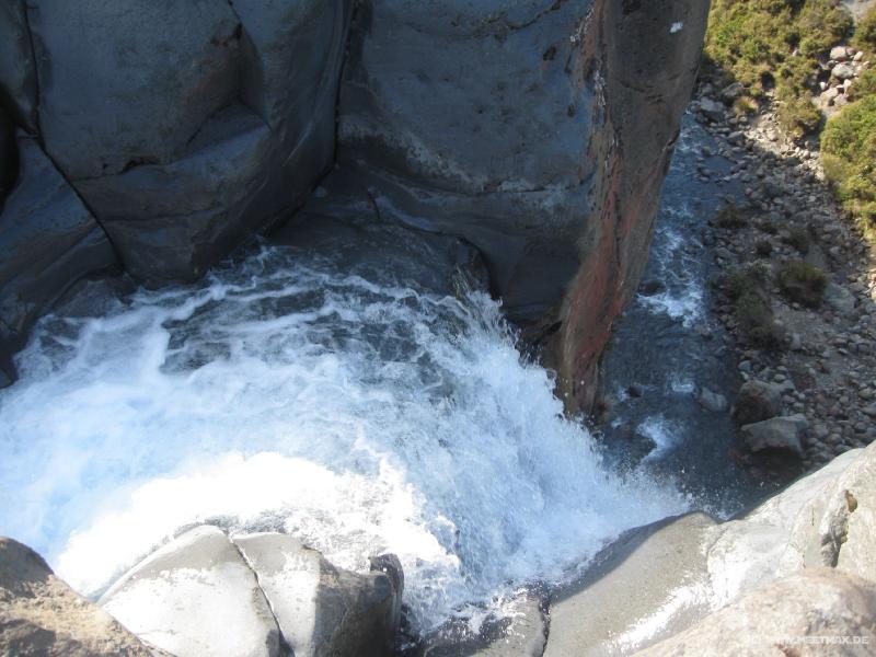 1705_Taranaki_Fall