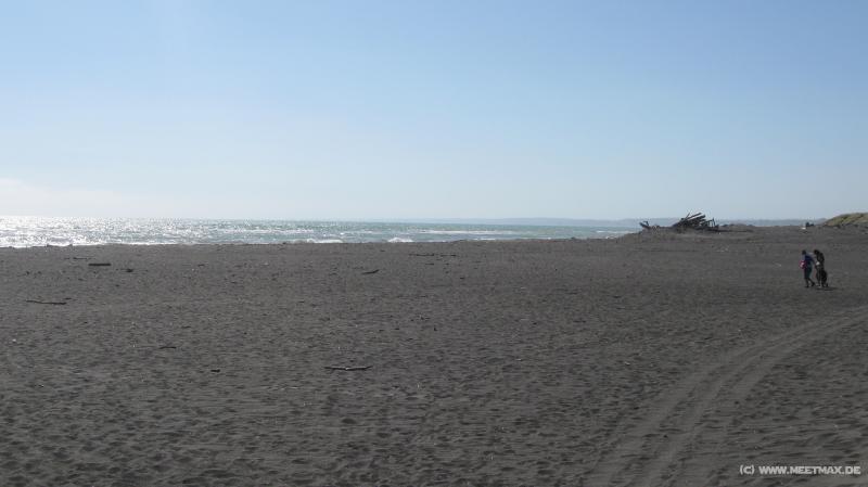 2079_Castlecliff_beach