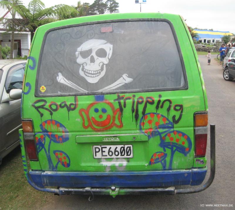 2154_Hippie_car
