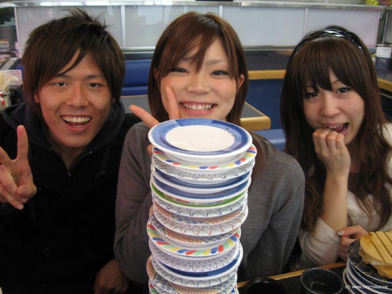 4666_Many_plates