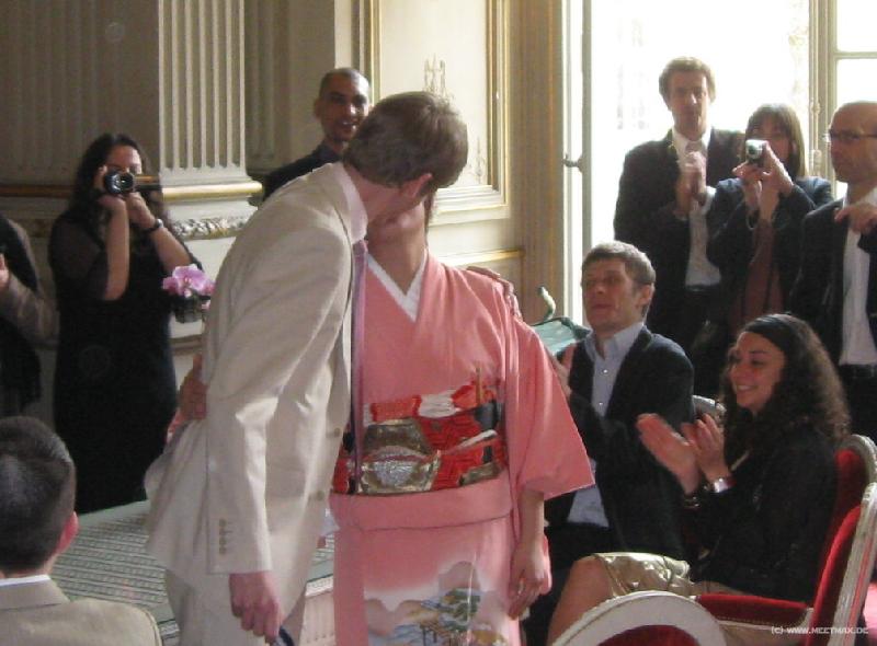 5228_Wedding_kiss