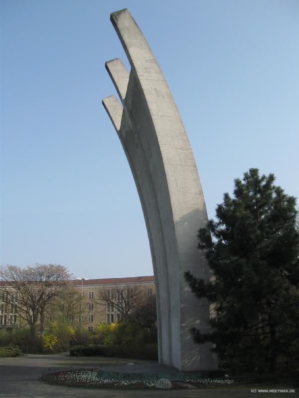 5548_Luftbr�ckendenkmal