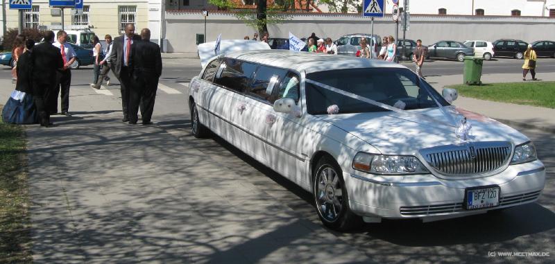 6925_Wedding_car
