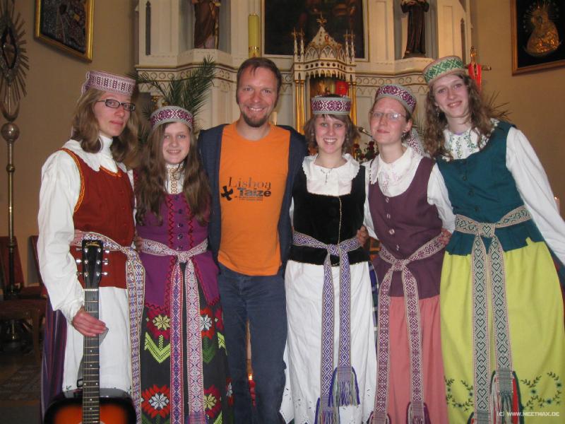 7087_Lithuanian_dresses