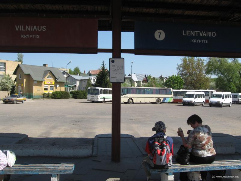 7377_Bus_station