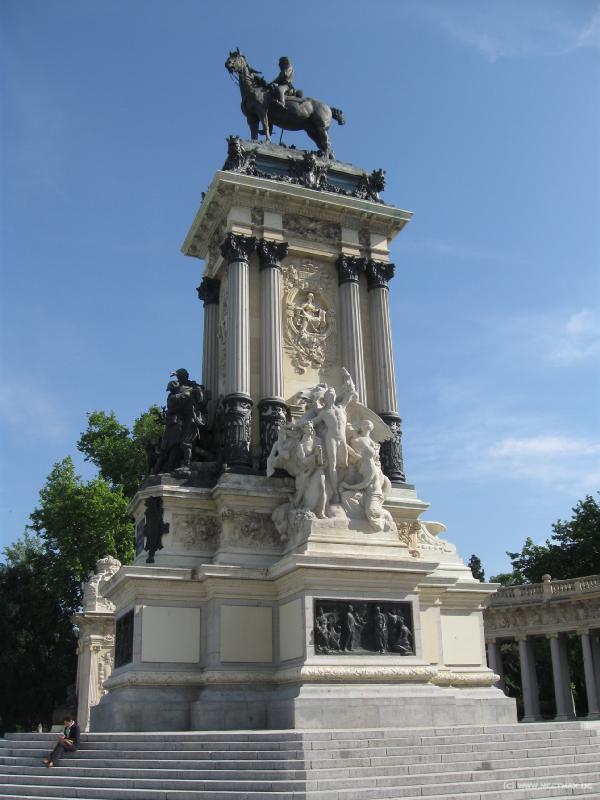 7705_Mausoleo_Alfonso_XII