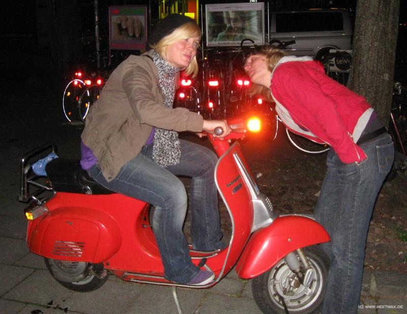 8301_Biker_girls
