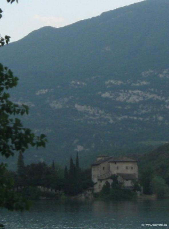 8523_Castel_Toblino