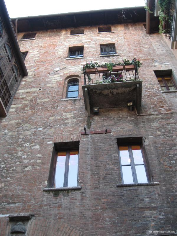 8695_Juliet's_balcony