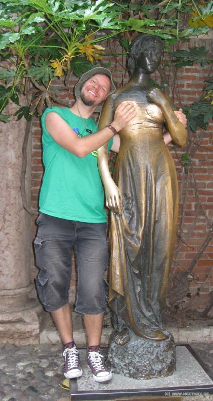 8699_Touch_Juliet